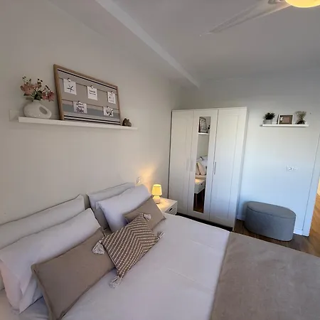 Apartamento Granada I 12 *