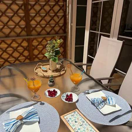 Apartament Granada 12 *